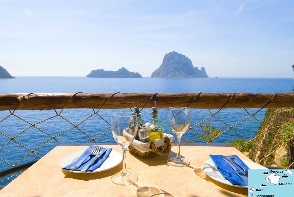  Het onbewoonde eiland Es Vedra ligt voor de zuidkust van Ibiza.  Het eiland speelt in veel verhalen een rol. Zo woonden hier de sirenen uit de verhalen over de Griekse held Odysseus. Er worden bij het eiland regelmatig UFO's waargenomen.